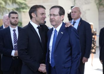 Fransa Cumhurbaşkanı Macron: İsrailliler barış içinde yaşamak istedikleri için öldürüldüler